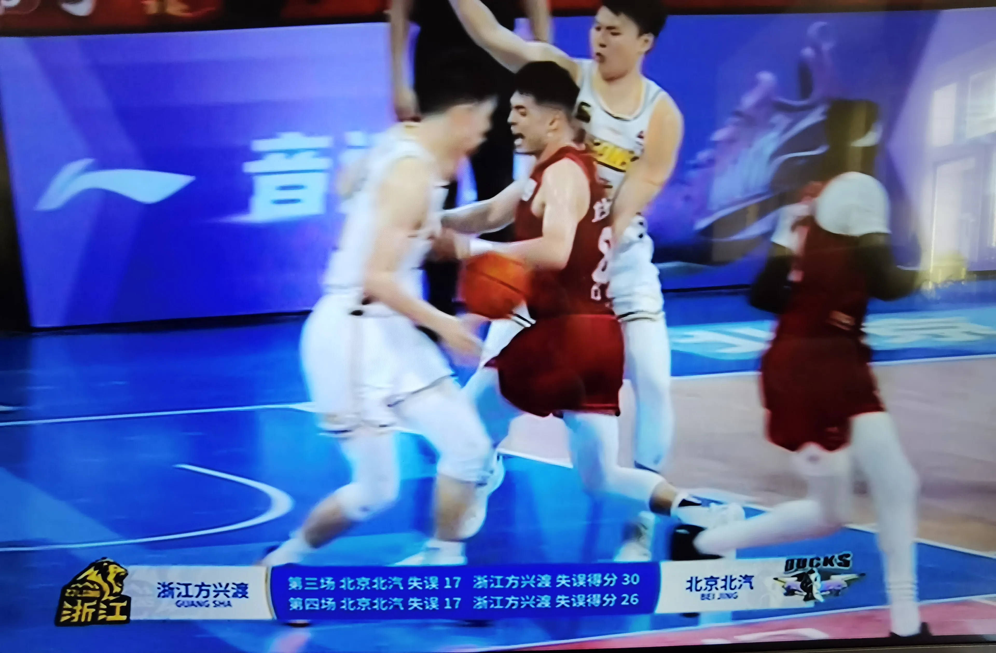 赞助商-太阳关键时刻失误不断，球队憾负对手，中文数据他的.